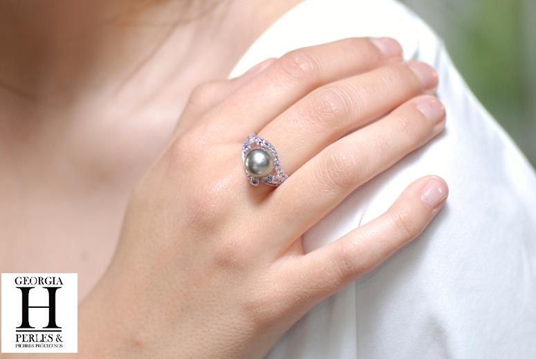 Bague Saphirs violets et perle de tahiti (3)