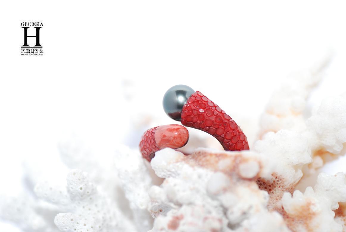 Bague cuir de raie galuchat rouge et perle de tahiti (3)