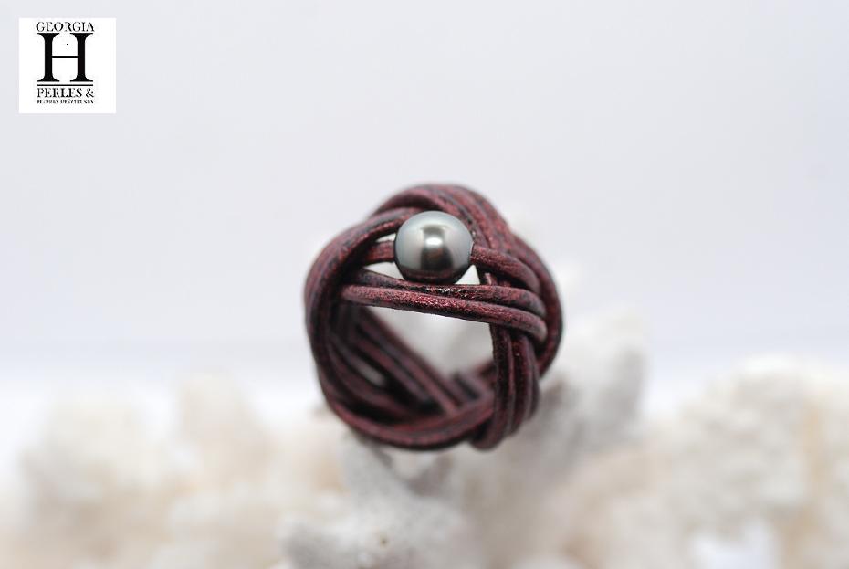 Bague noeud cuir aubergine et perle de tahiti (5)