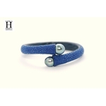 Bracelet Africa galuchat bleu et perles de tahiti (4)
