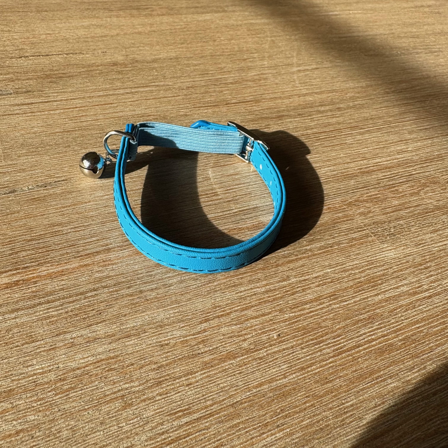 collier chat bleu