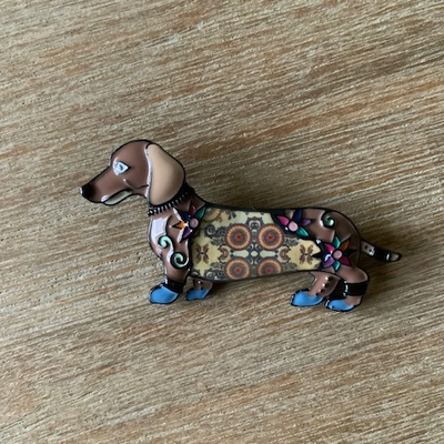 broche teckel fleurs taupe