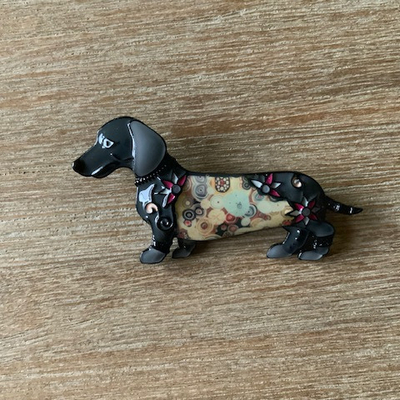 broche teckel fleurs gris
