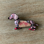 broche teckel fleurs rose