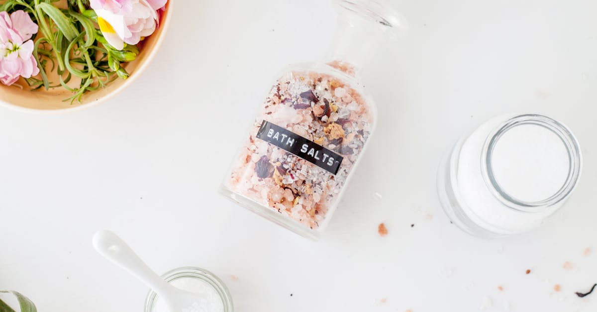 ensemble de pots de sels de bain composes de fleurs douces matthiola incana