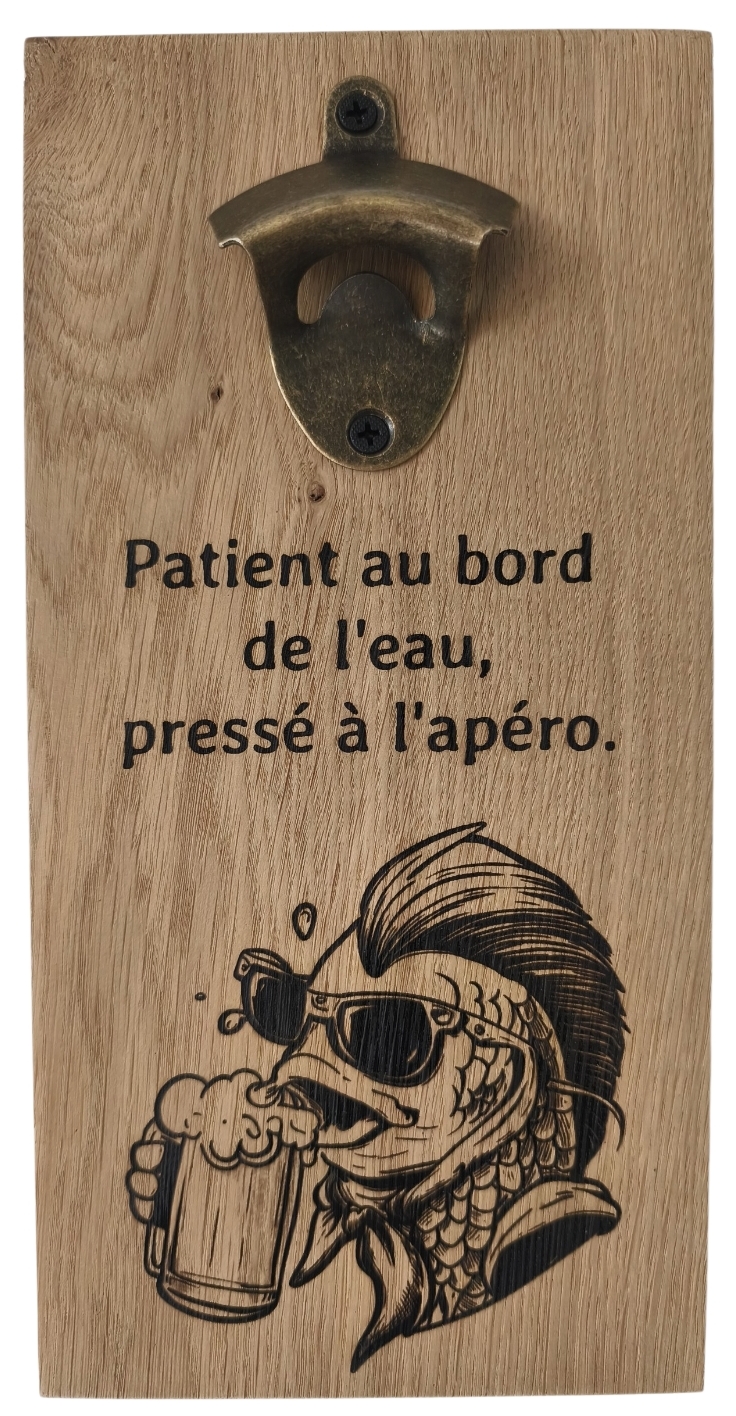 Décapsuleur mural en chêne humoristique