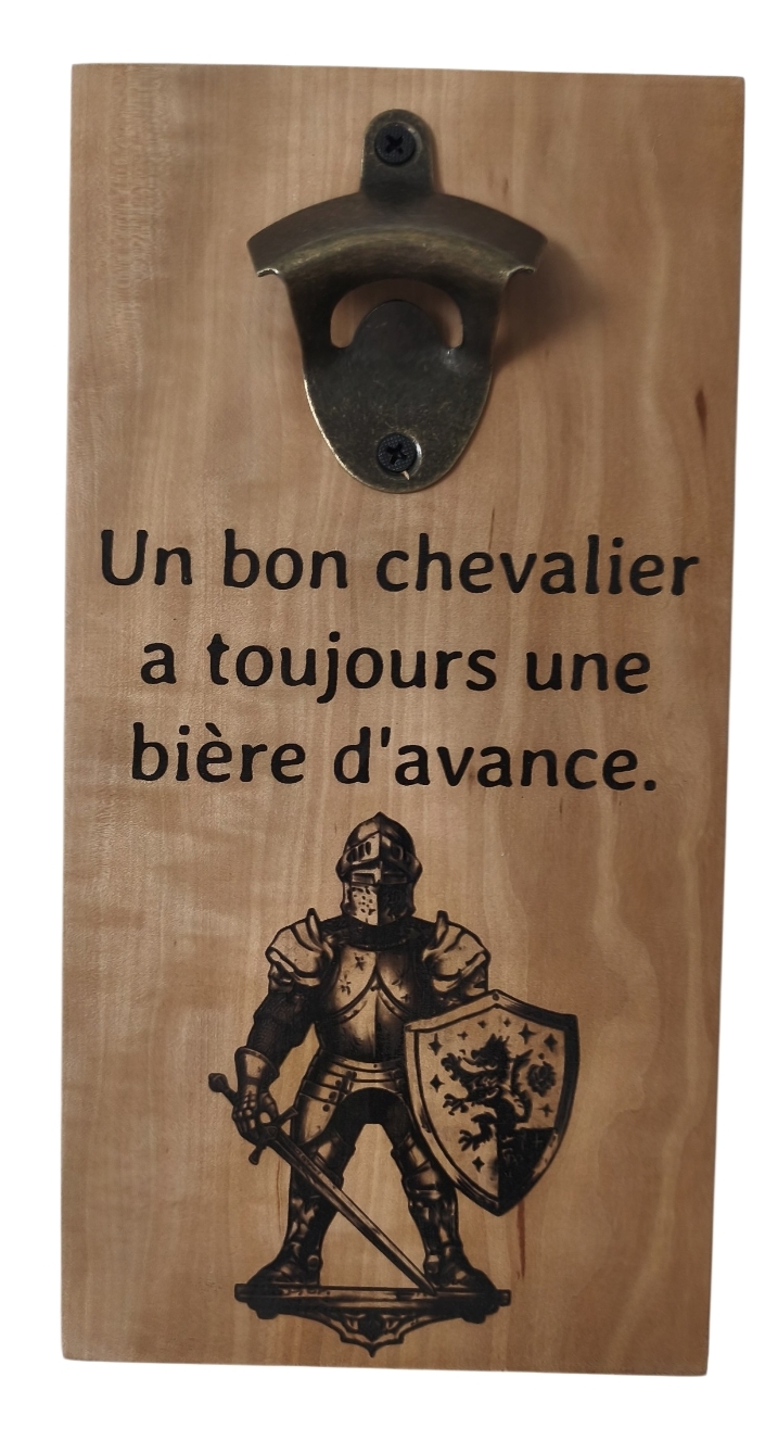décapsuleur en poirier mural avec chevalier