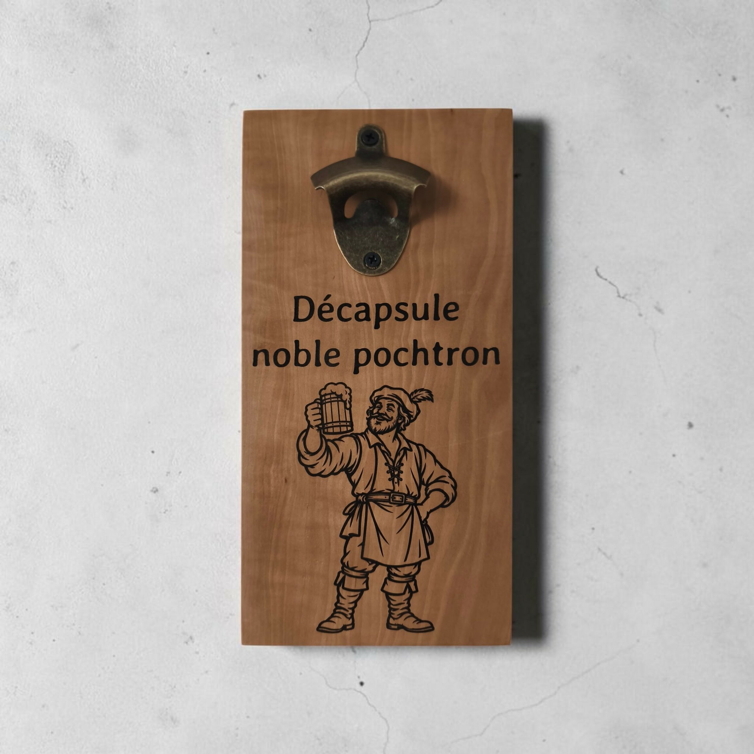 décapsuleur en poirier mural