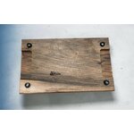dessous de planche à découper en noyer
