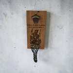 décapsuleur mural en chêne avec panier
