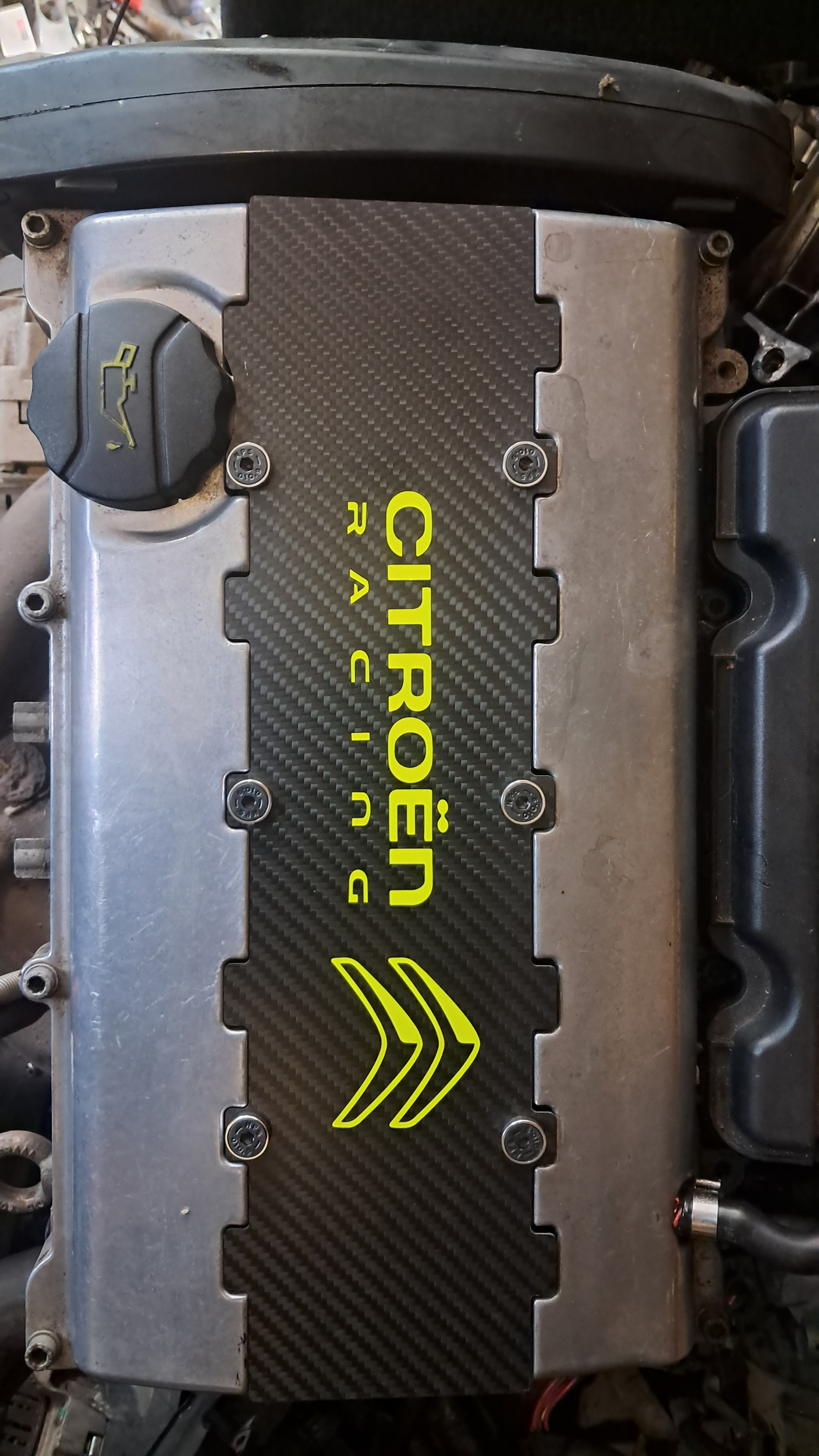 cache peugeot sport jaune fluo