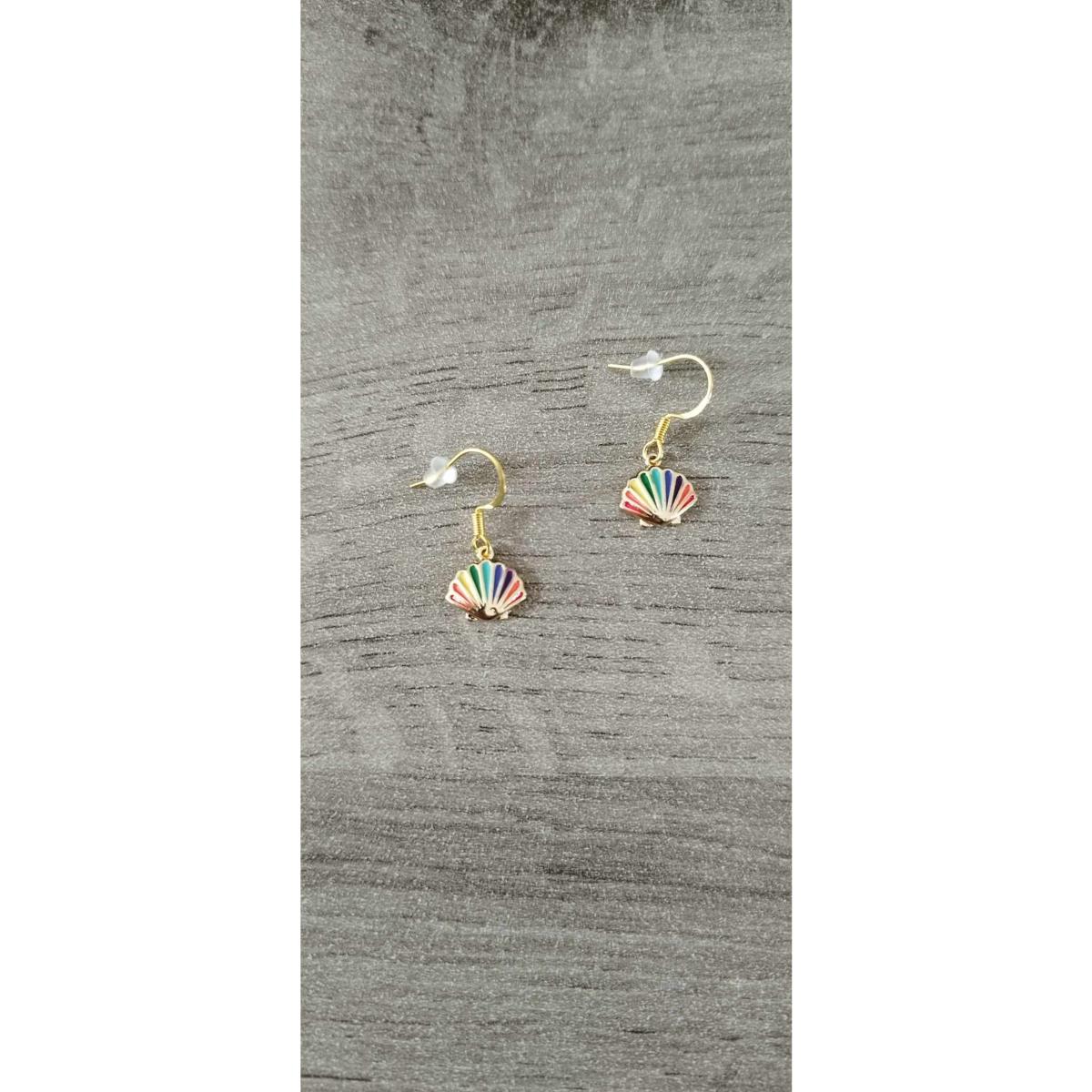 pendantes-doree-coquillage-zoom