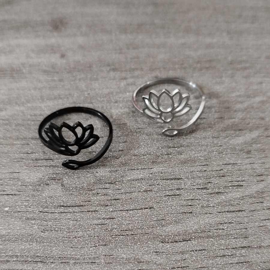 Bague-noir-et-argentee-Melissandre-zoom