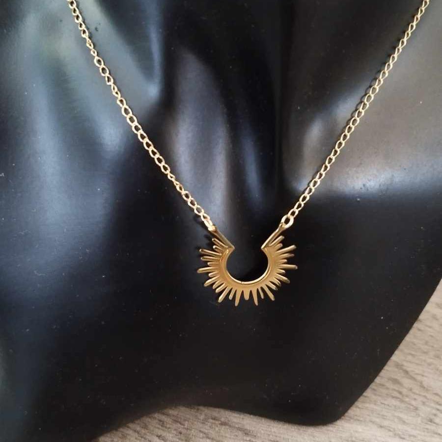 Collier-dore-Enora-1-zoom