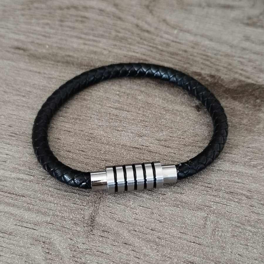 Bracelet-en-cuir-Hector-zoom