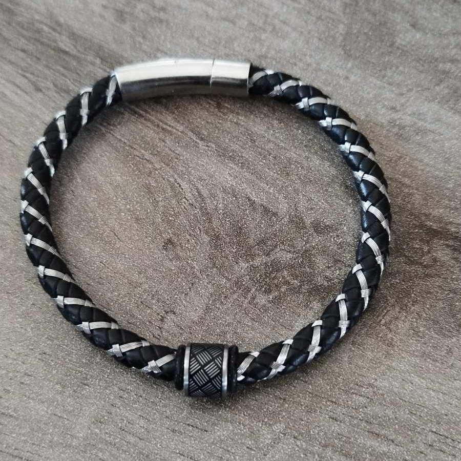 Bracelet-en-cuir-Mariano-zoom