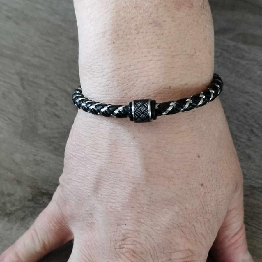 Bracelet-en-cuir-Mariano-1-zoom