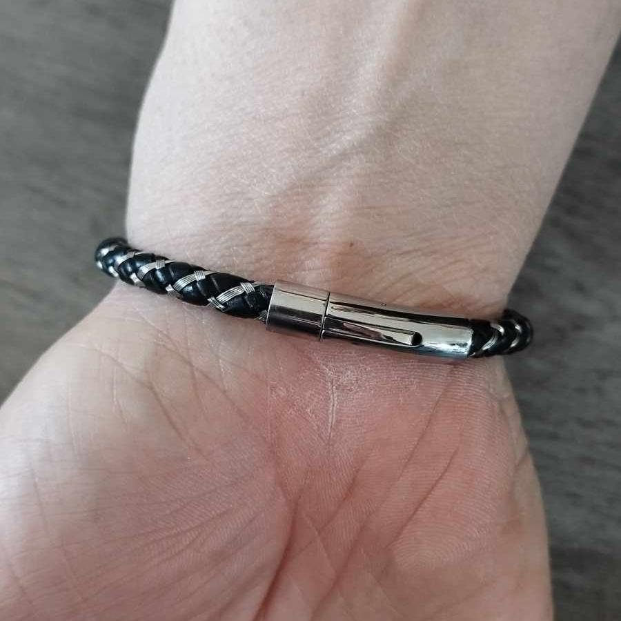 Bracelet-en-cuir-Mariano-2-zoom