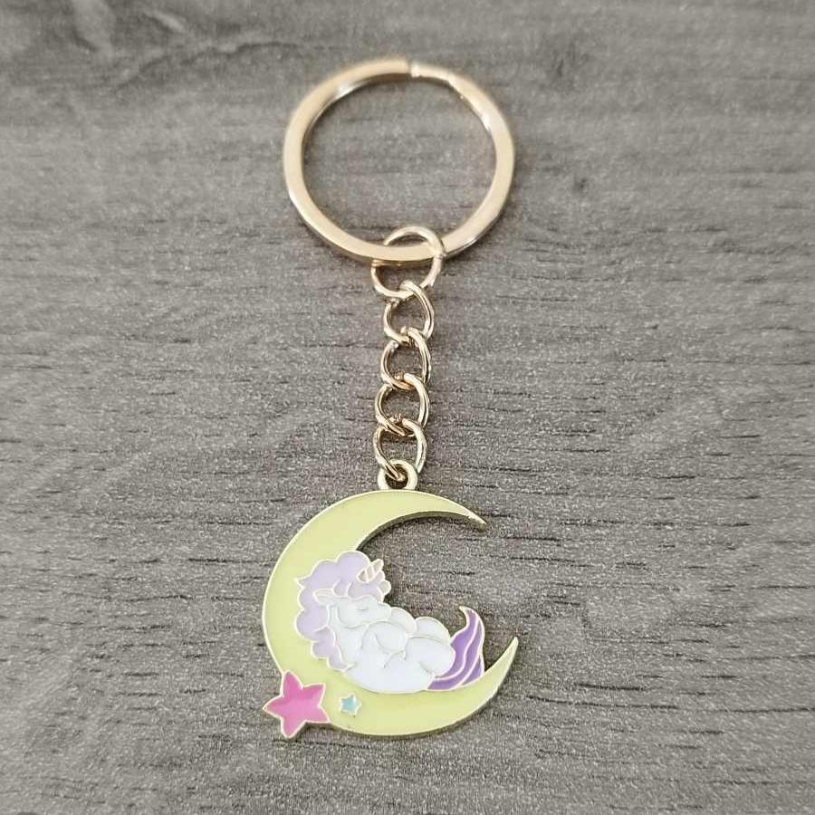 Porte-cles-lune-et-licorne-zoom