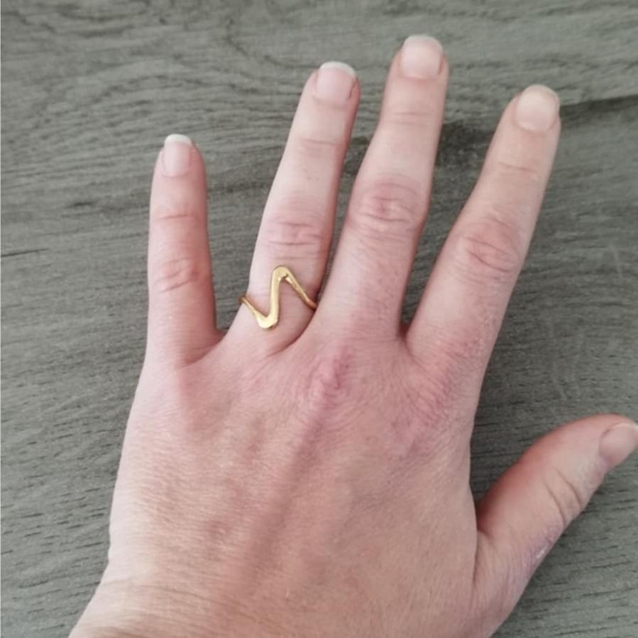 Bague-doree-Dina-2-zoom