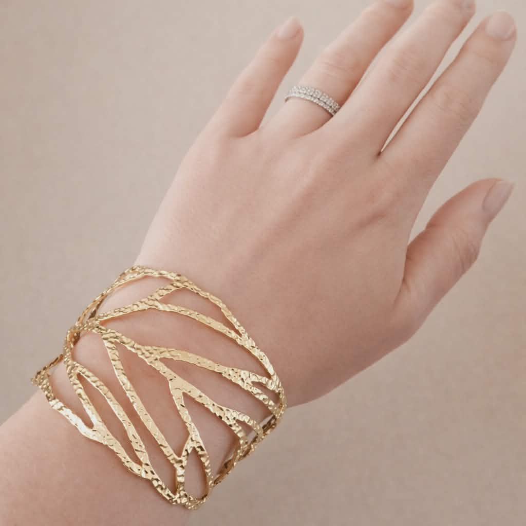 Bracelet doré manchette Adèle 1
