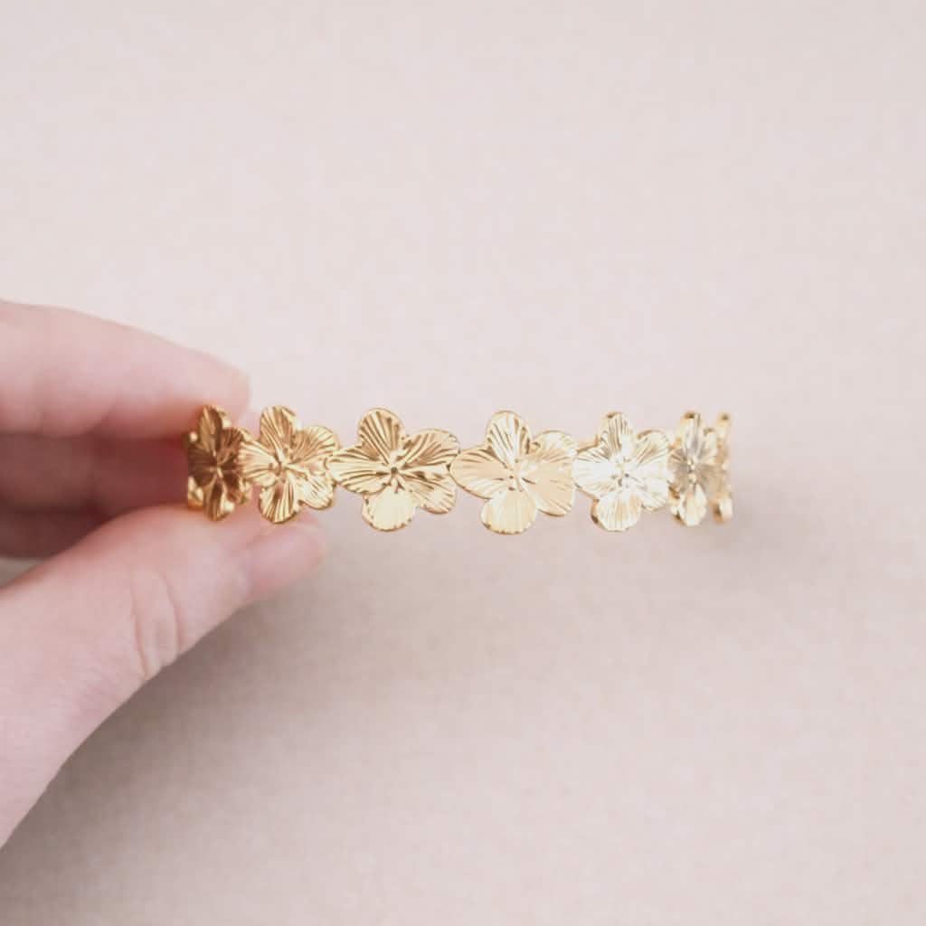 Bracelet doré manchette Fleur