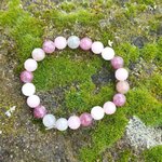 Bracelet-menopause-en-pierre-de-lune-lepidolite-kunzite-zoom