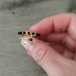 Bague-doree-Maelie-noire-1-zoom