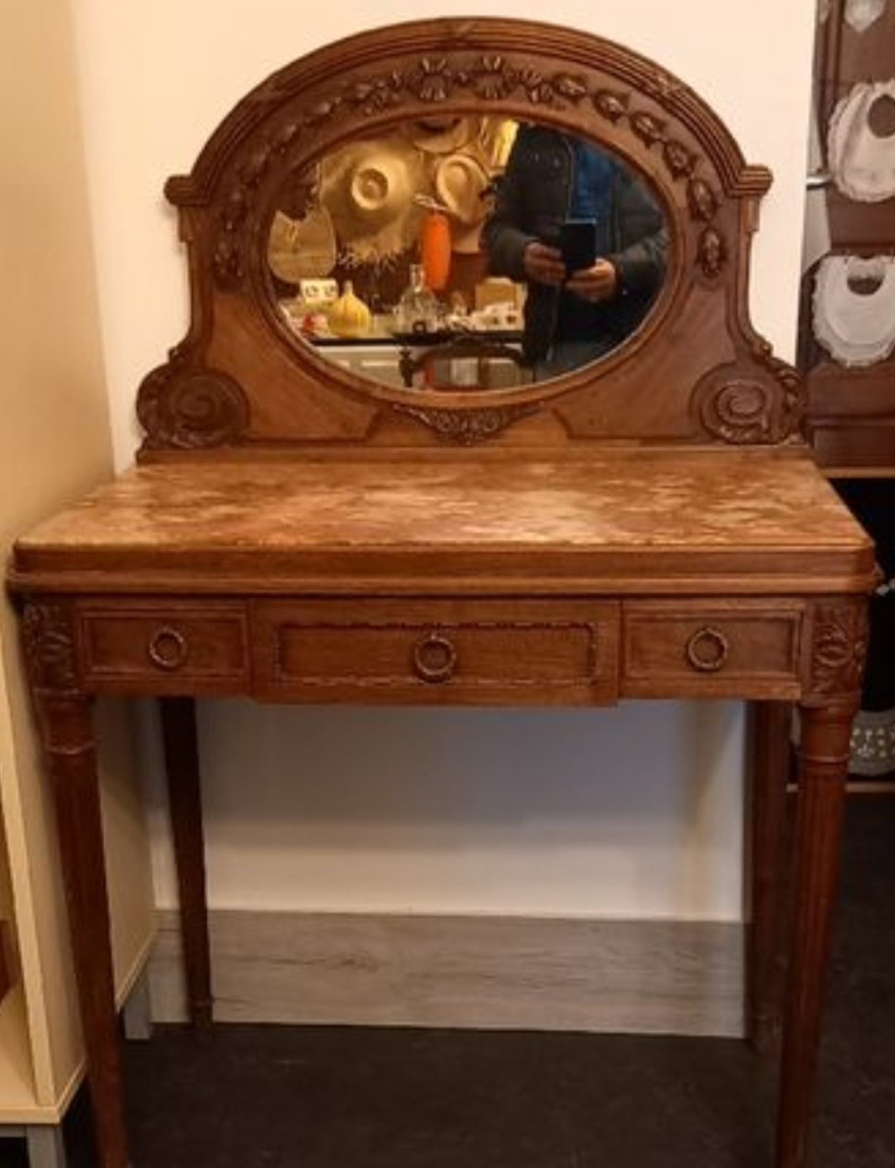Coiffeuse années 50 2