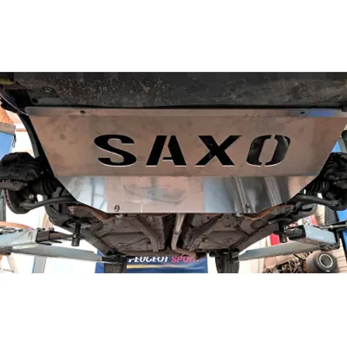 protege-carter-saxo-dessous