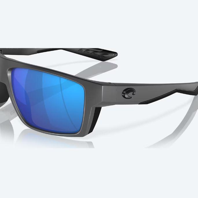 bloke-black-blue-zoom