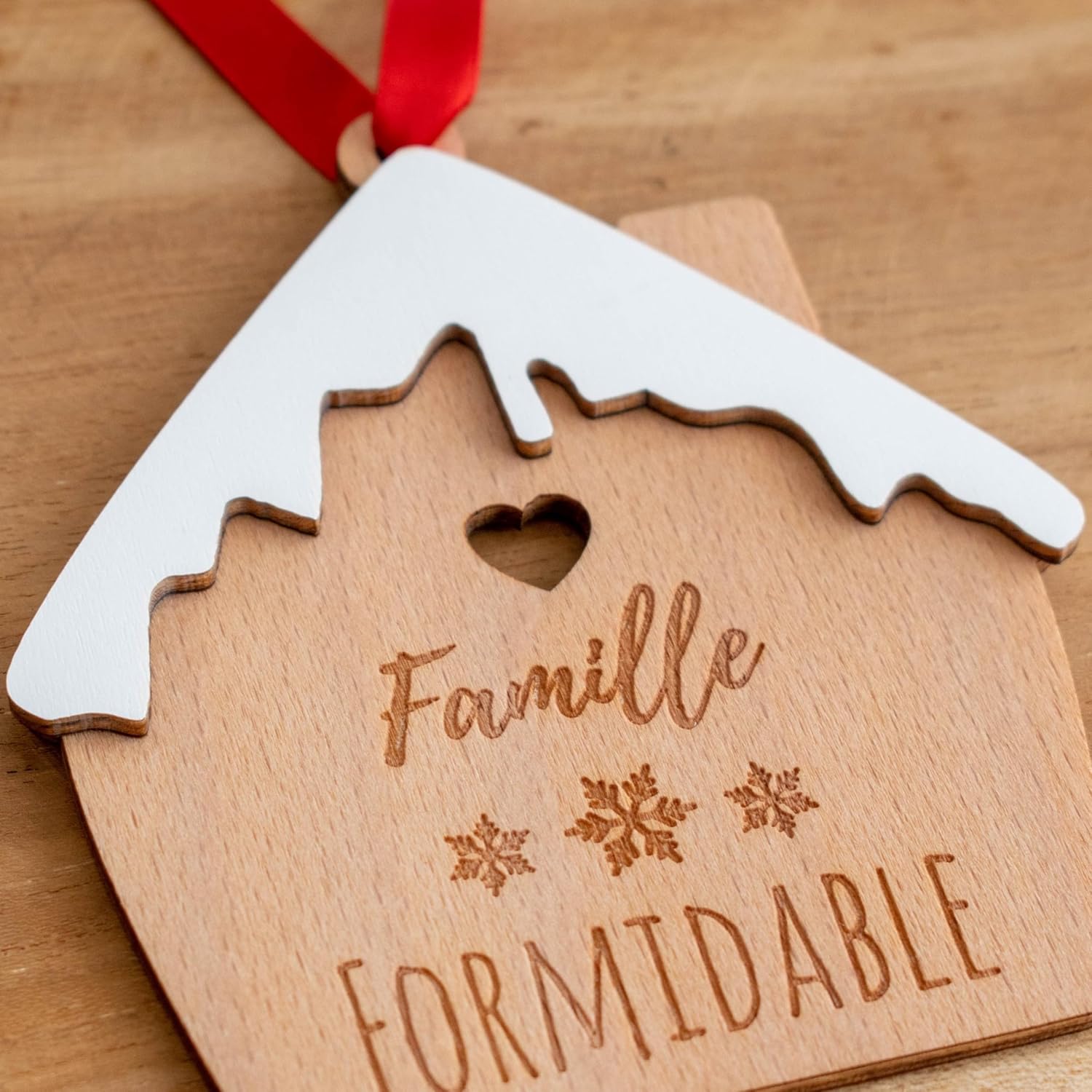 Boule de Noël personnalisée bois Ernestine Famille Sapin — fabrication française près de Toulouse