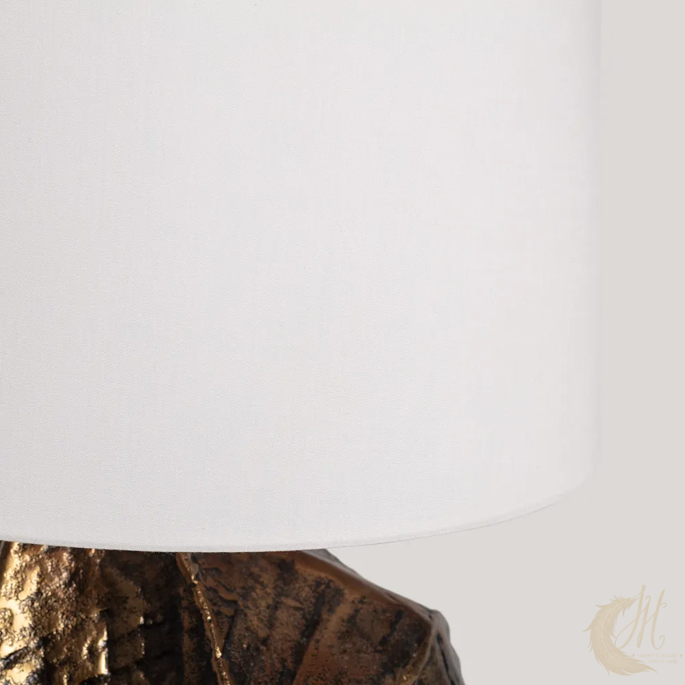lampe-a-poser-nitesh-iluzzia-roc-bronze-detail