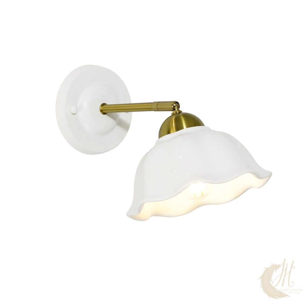 applique-nanny-ceramique-ondulee-platine-blanche-allume