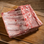 carre-cote-porc-vue-dessus-ferme-acacias
