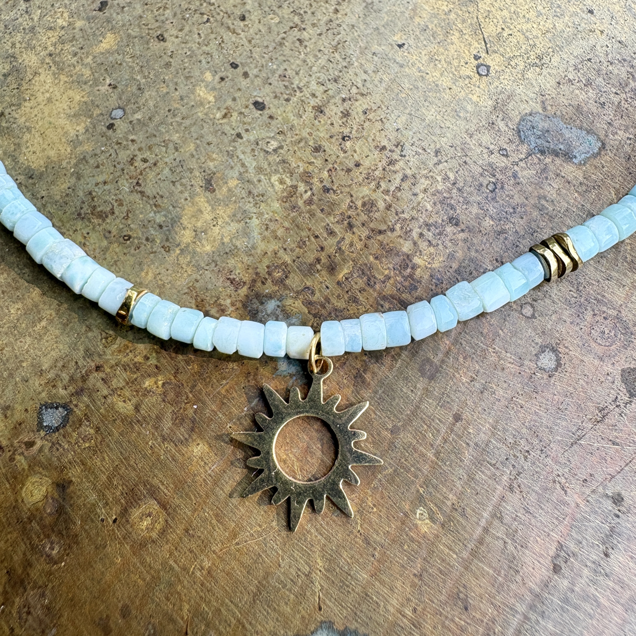collier-larimar-pendentif-soleil