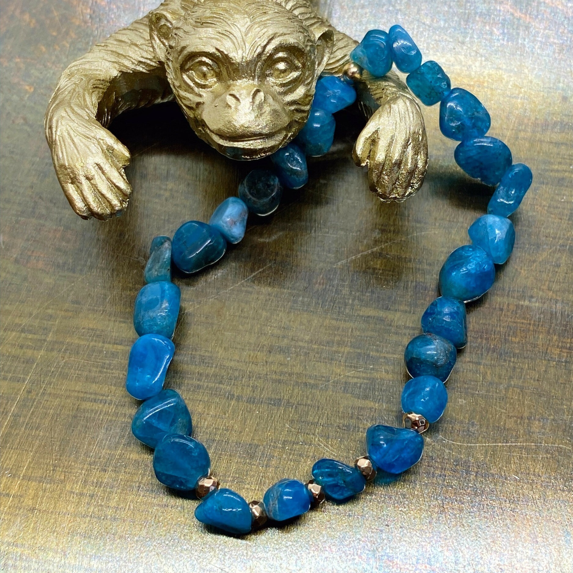 Bracelet en apatite et hématite dorée, pièce unique