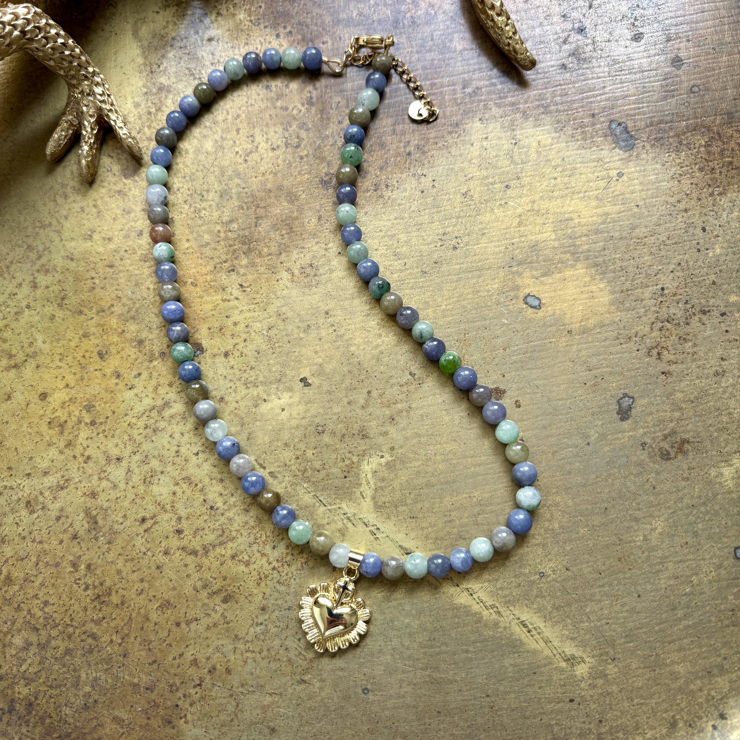 ras-du-cou-tanzanite
