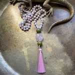 Collier-mala-opale-rose-quartz-rose-serpentine