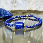 Bracelet en lapis-lazuli facetté et or laminé, pièce unique
