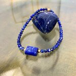 Bracelet en lapis-lazuli facetté et or laminé, pièce unique 2