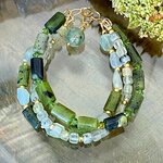Bracelet triple rang en jade et calcédoine verte