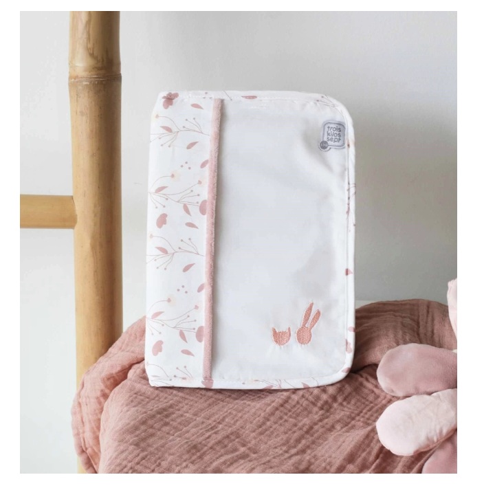 protege-carnet-lili-3kg7-trois-kilos-sept