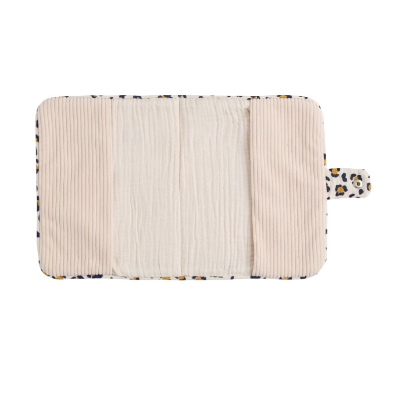 protege-carnet-de-sante-bebe-leopard-sauthon-2