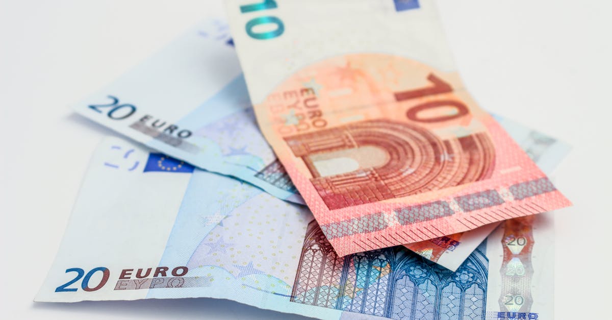 deux billets de 20 et un 10 euros