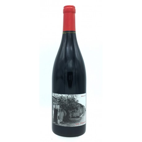 les-cabanes-rouge-les-cabanes-rouge-christophe-barbier-les-vignes-se-situent-au-pied-du-massif-de-la-clape-pres-de-narbonne-en-l