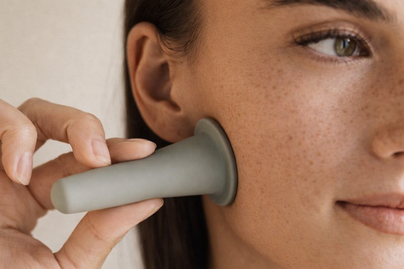 procedure de soins avec un outil de massage