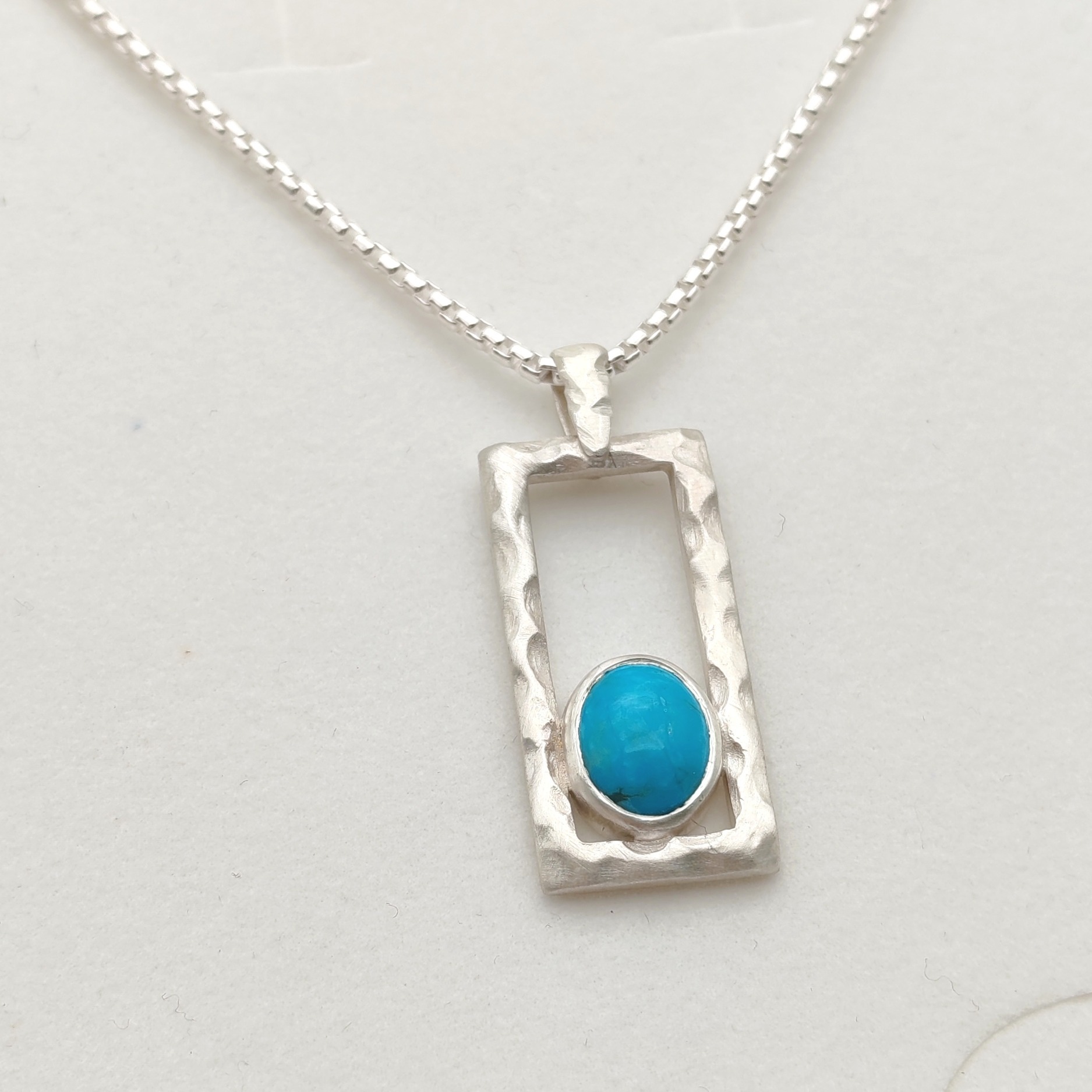 Pendentif homme martelé turquoise - chaine argent