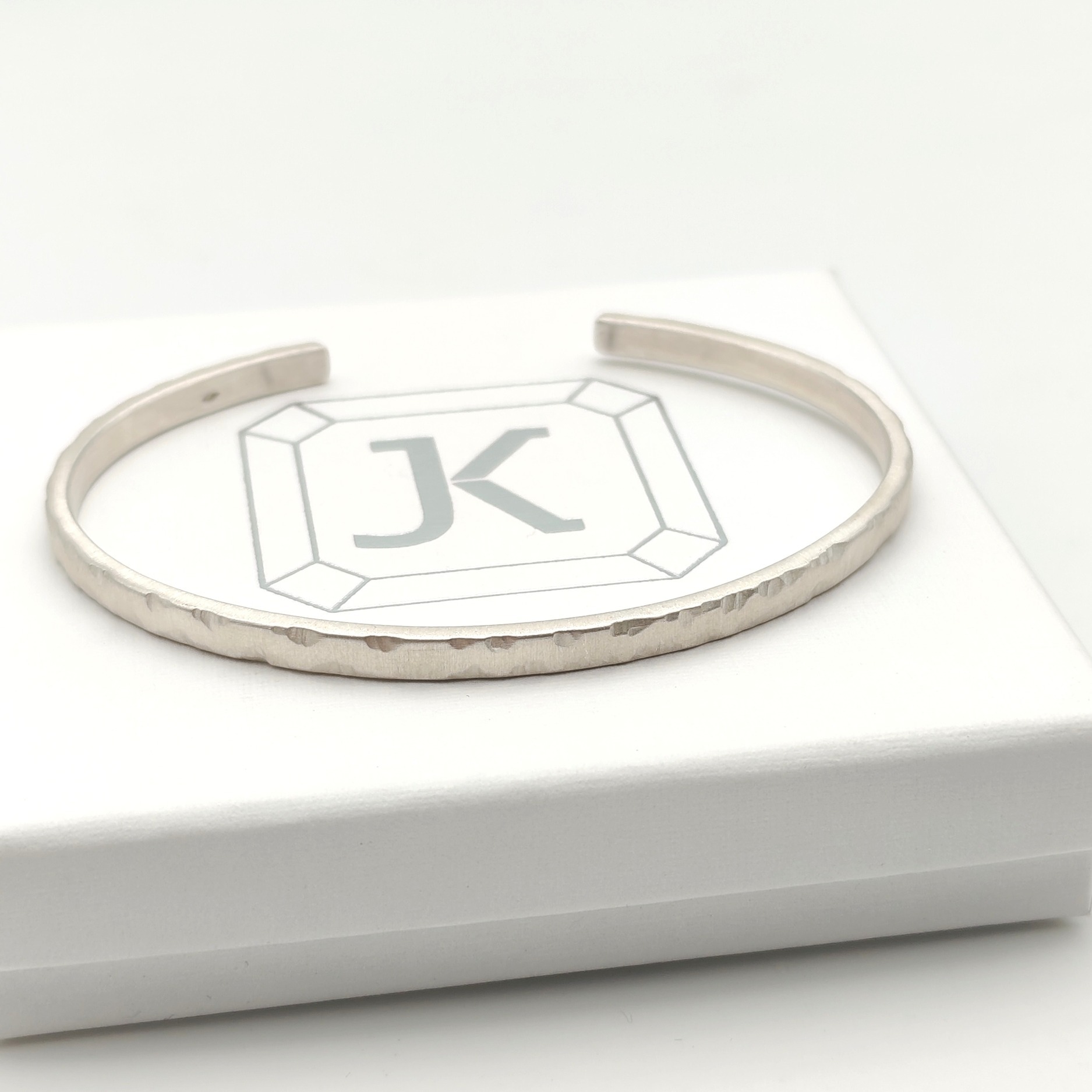 bracelet jonc homme en argent 925 brossé sur écrin