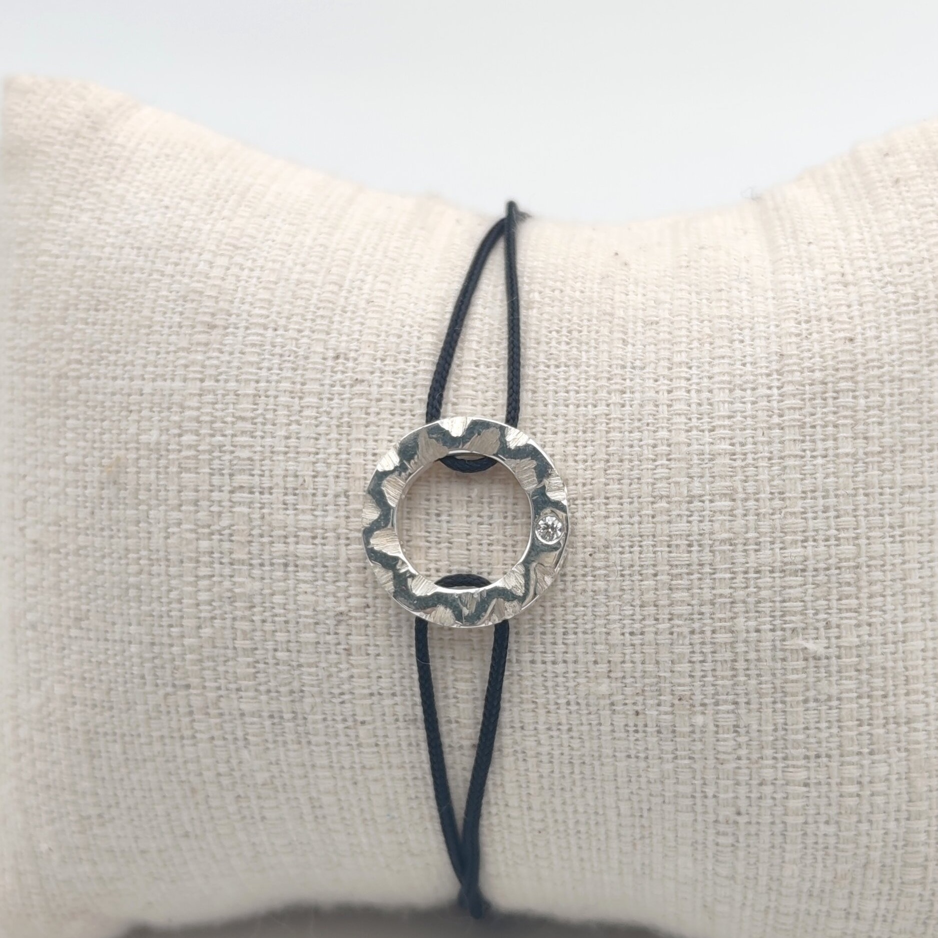 bracelet-cercle-argent-925-diamant-naturel-cordon-coussin